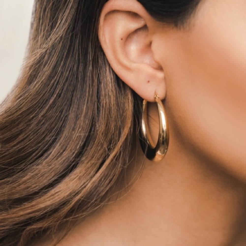 Smooth hoop circle earrings - Picture 3 of 5